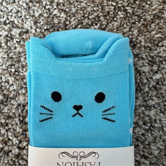 Cute Blue Cat Face Socks - Picture 1 of 4